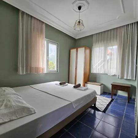 Apartament Belhomes *